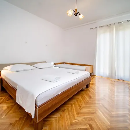 Rajska Plaza Apartment *