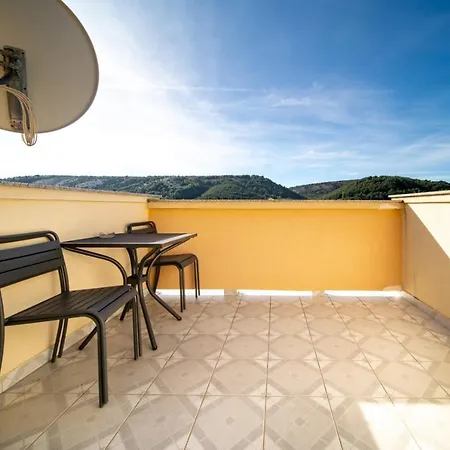 Rajska Plaza Apartament Lopar