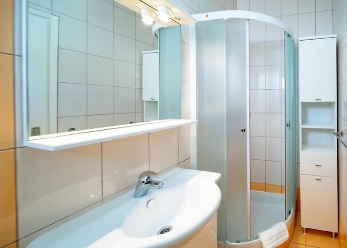 Rajska Plaza Apartment Lopar